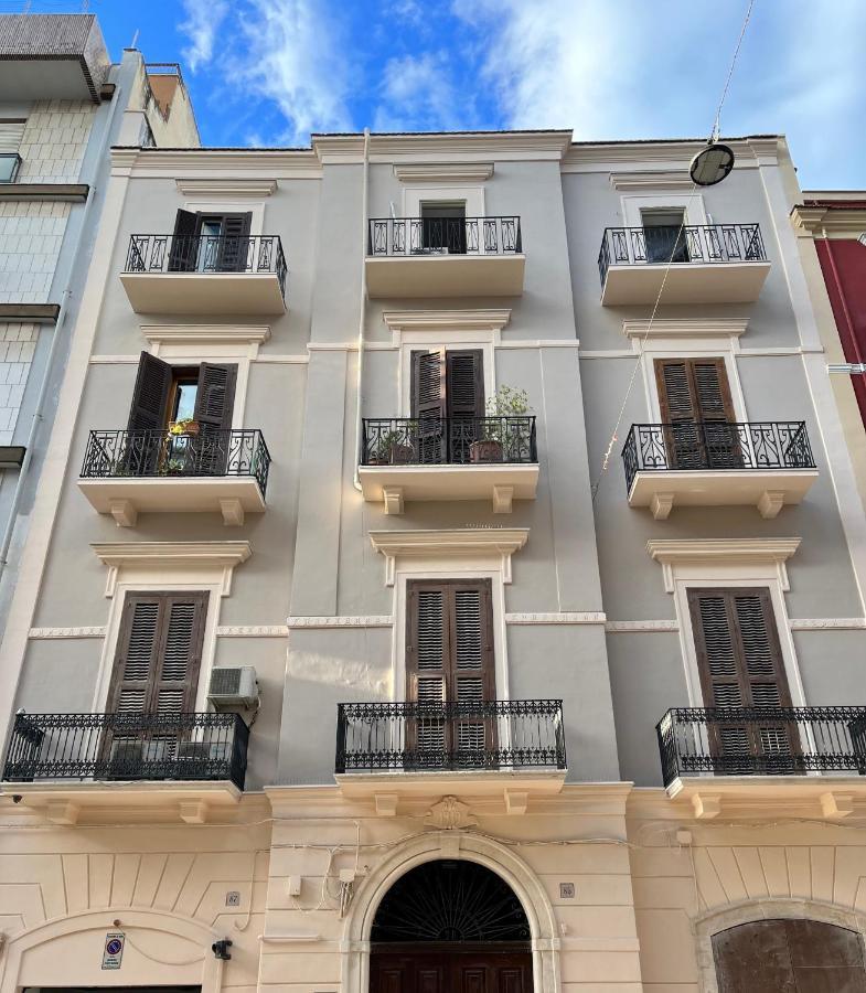Apartment Center Eighty-five Bari